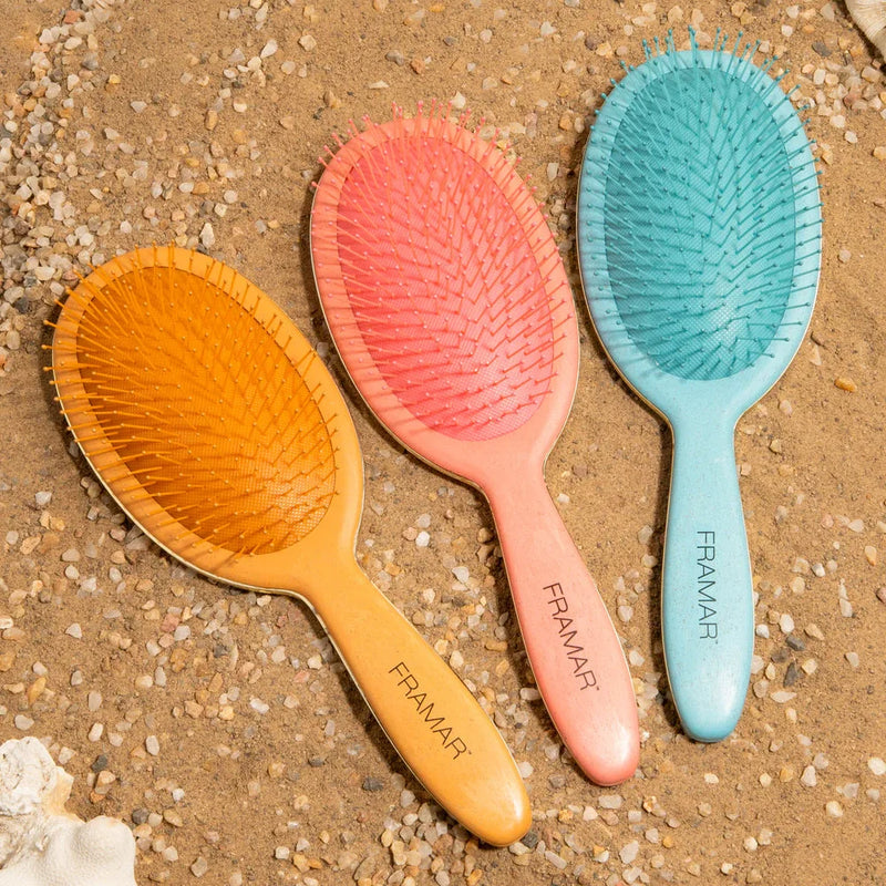 Baecation - Coral Detangle Brush